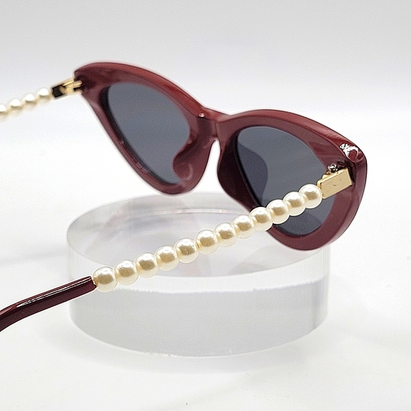 Pearl - Picture 4 of 4